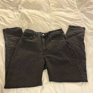 Divide Long black boyfriend jeans.